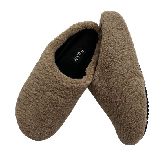 ROAM Fuzzy Clog in Oat Faux Shearling - Picture 1 of 9